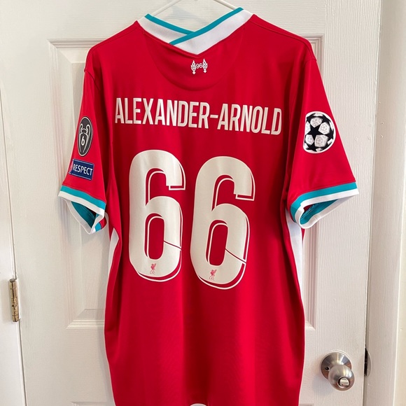 2020/2021 Liverpool F.C. Home Kit - Picture 2 of 5